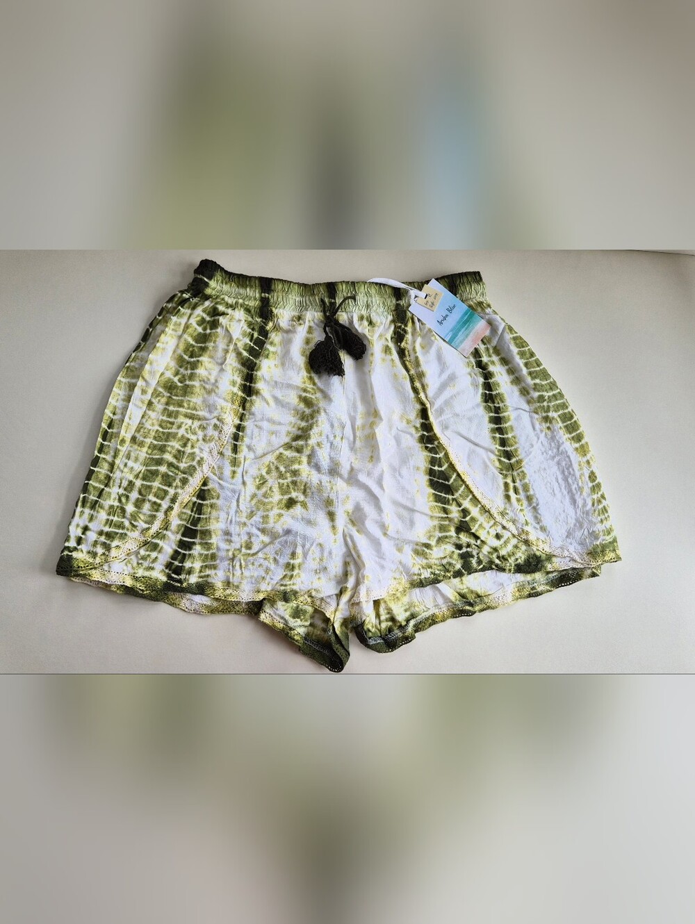 NWT - Tie-Dye Olive Green Women’s Lounge Shorts, Sixe XL